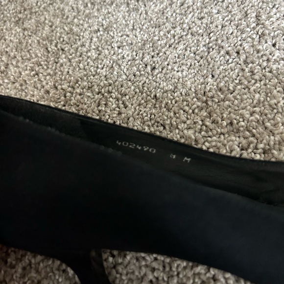 Vintage Stuart Weitzman Black Kitten Heel in Size 7 1/2 - Picture 7 of 8